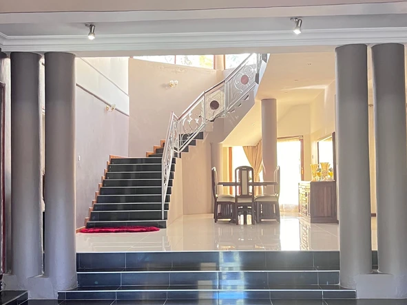 8 Bedroom House