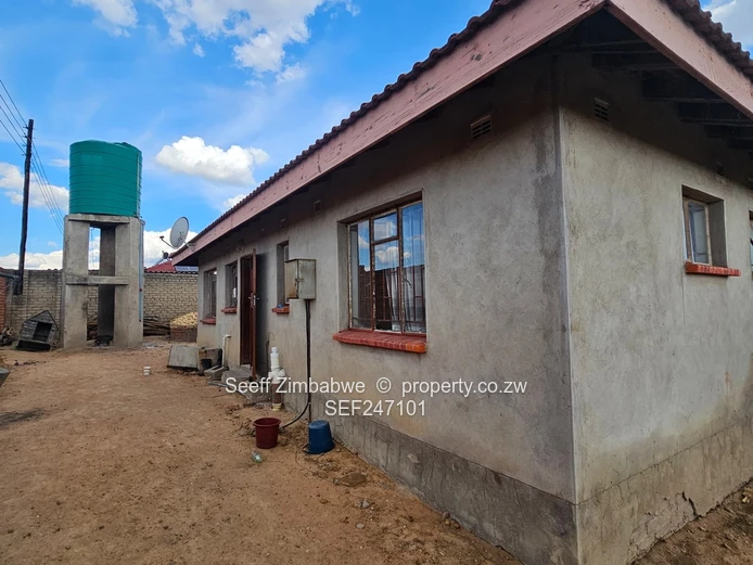 Zimre Park: 3-Bed Cottage Home on 2000m²
